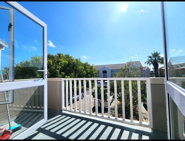 1 BEDROOM APARTMENT FOR SALE IN TOWNSEND ESTATE